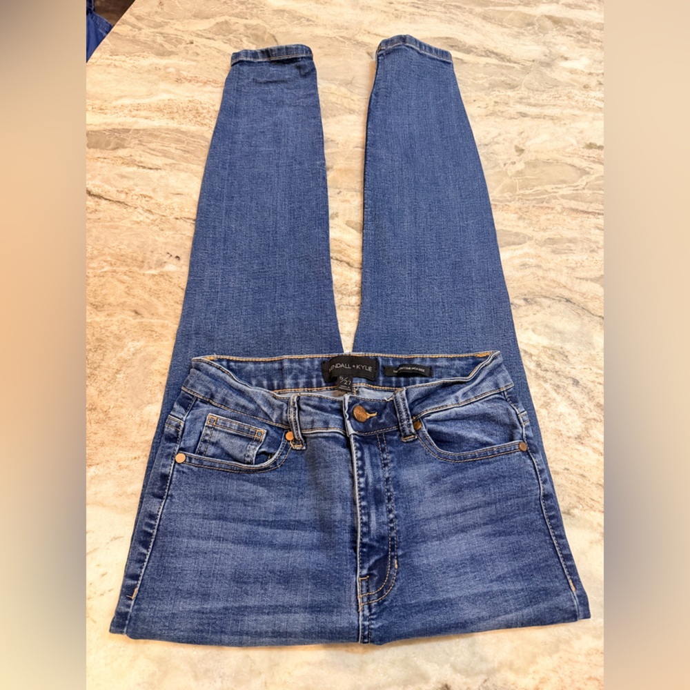 Kendall + Kylie The Contour High Rise Jeans Size 5 / 27 Medium Wash